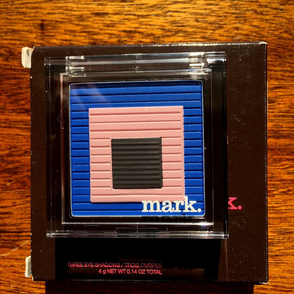 Rare eyeshadow palette "Ocean Blues" by Avon's mark